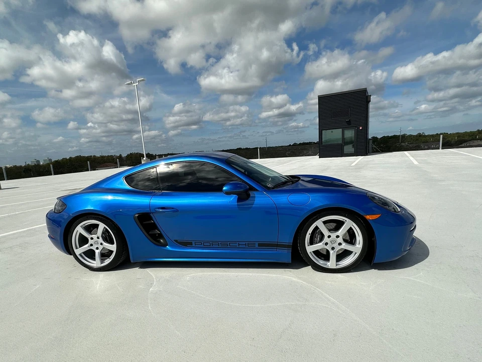 2017 Porsche 718 Cayman - Image 12 of 24
