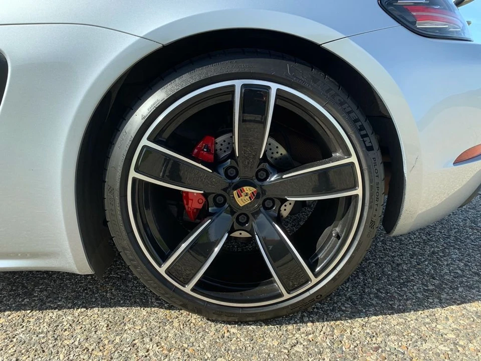 2017 Porsche 718 Cayman S - Image 16 of 19