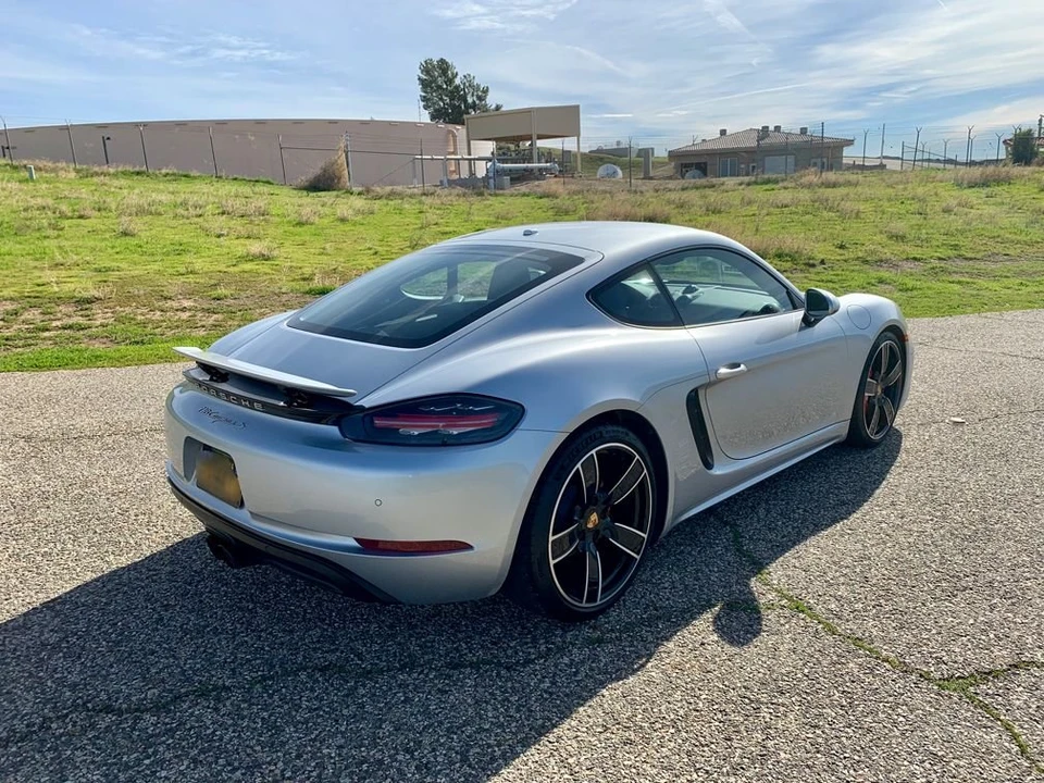2017 Porsche 718 Cayman S - Image 5 of 19