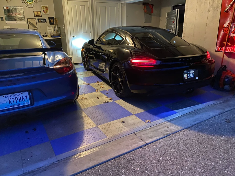 2017 Porsche 718 Cayman S - Image 16 of 31