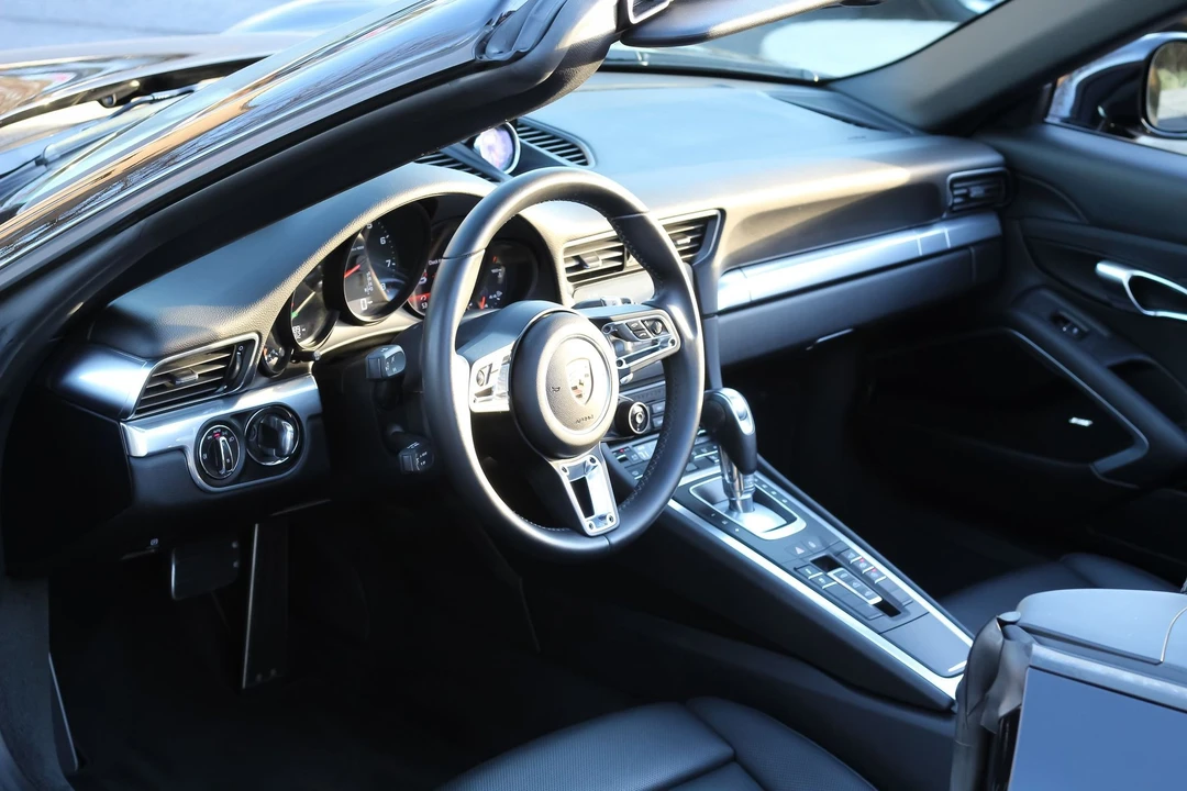 2017 Porsche 991 Carrera 4S - Image 7 of 11