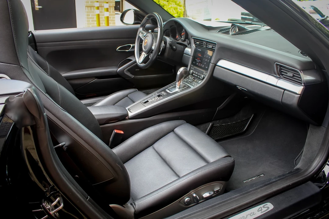 2017 Porsche 991 Carrera 4S - Image 8 of 11