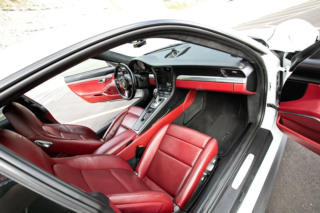 2017 Porsche 991 Carrera 4S - Image 17 of 29