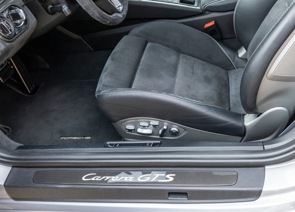 2017 Porsche 991 Carrera GTS - Image 7 of 16