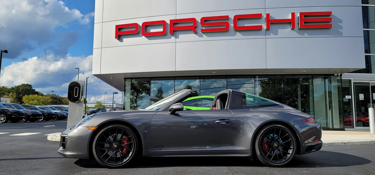 2017 Porsche 991 Targa 4 GTS - Image 11 of 23