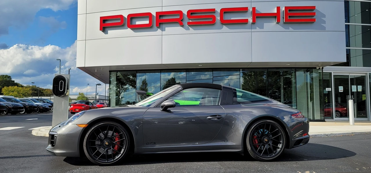 2017 Porsche 991 Targa 4 GTS - Image 17 of 23