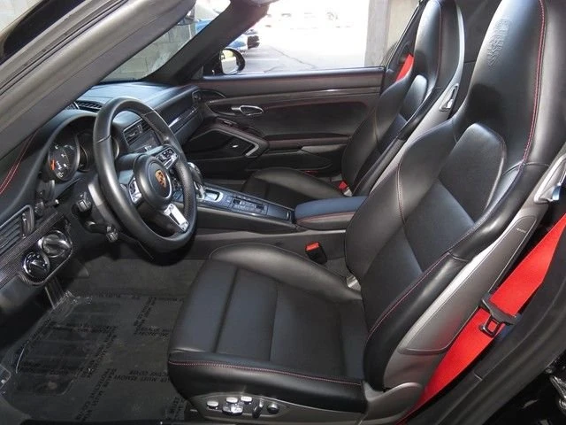 2017 Porsche 991 Targa 4 & 4S - Image 6 of 6