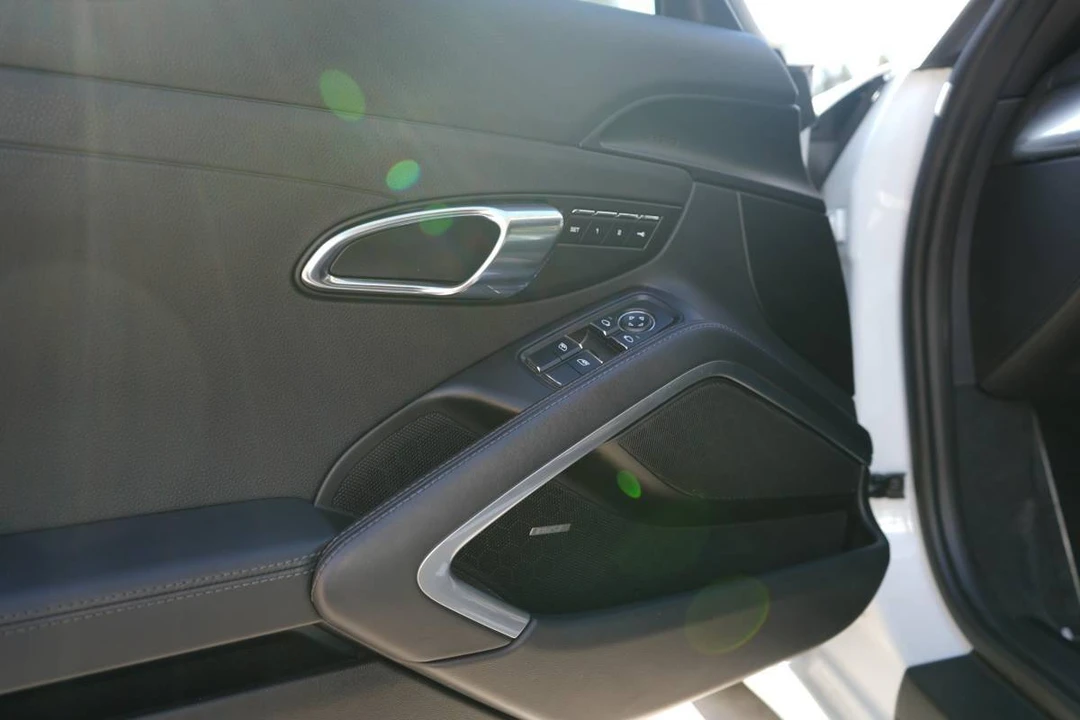 2017 Porsche 991 Carrera - Image 6 of 11