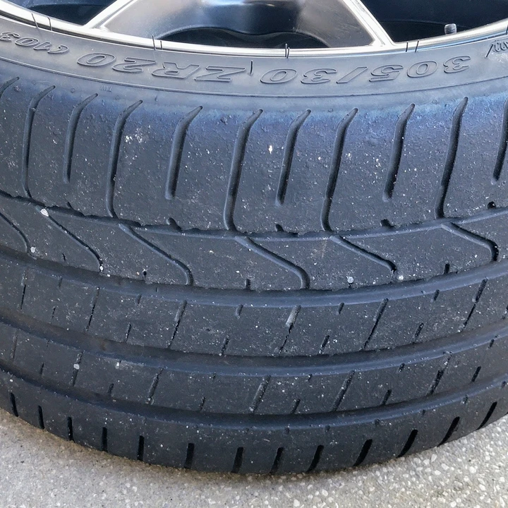2017 Parts & Memorabilia Porsche Wheels - Image 6 of 15