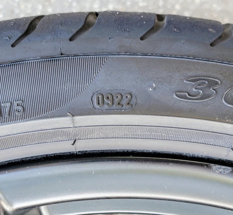2017 Parts & Memorabilia Porsche Wheels - Image 12 of 15