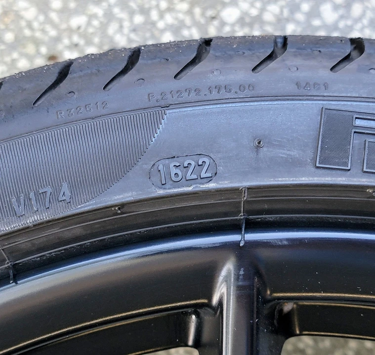 2017 Parts & Memorabilia Porsche Wheels - Image 13 of 15