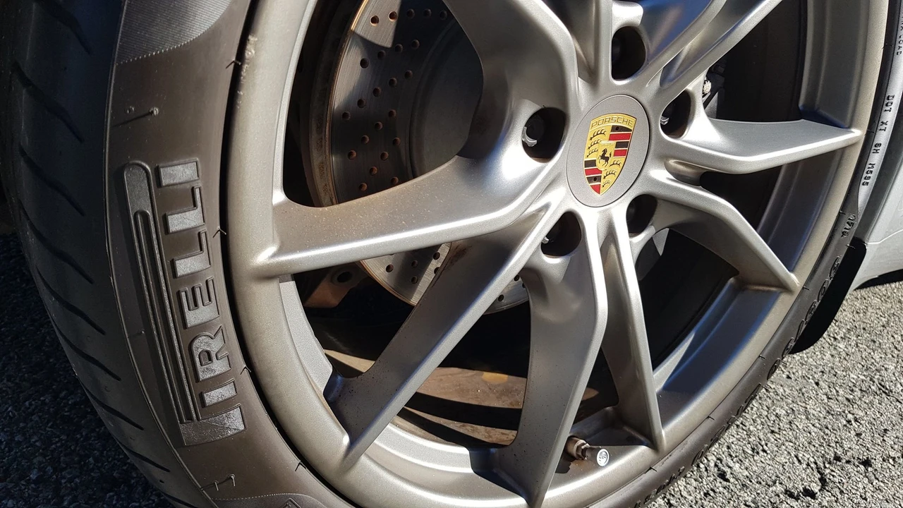 2017 Porsche 991 Carrera - Image 25 of 31