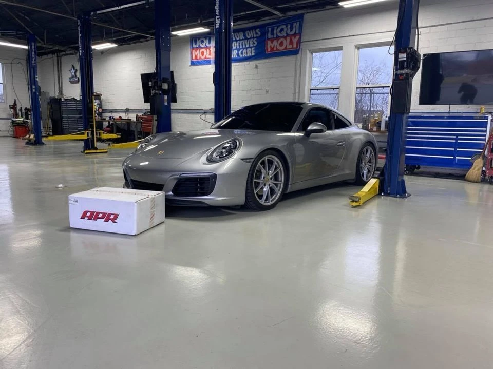 2017 Porsche 911 - Image 4 of 11
