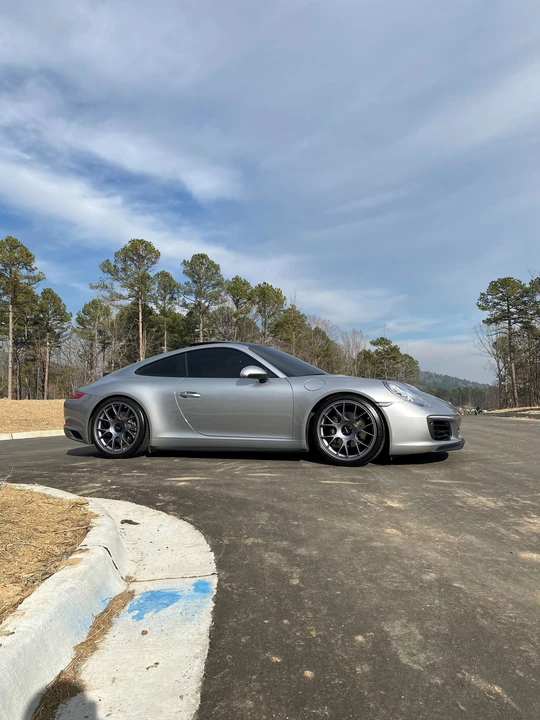2017 Porsche 911 - Image 6 of 11