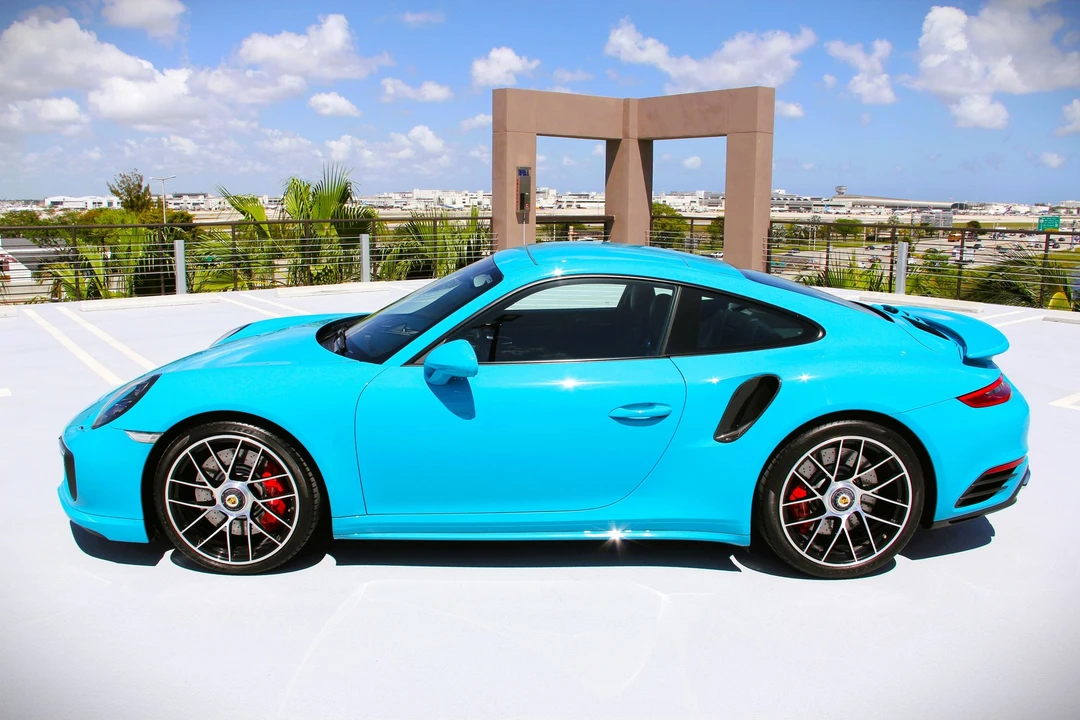 2017 Porsche 991 Turbo - Image 14 of 31