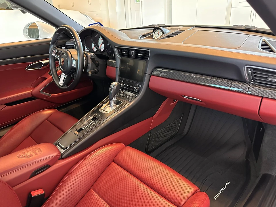 2017 Porsche 991 Targa 4 & 4S - Image 12 of 13