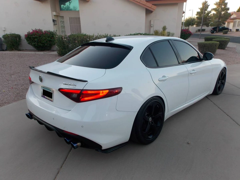 2017 Alfa Romeo Giulia - Image 5 of 21