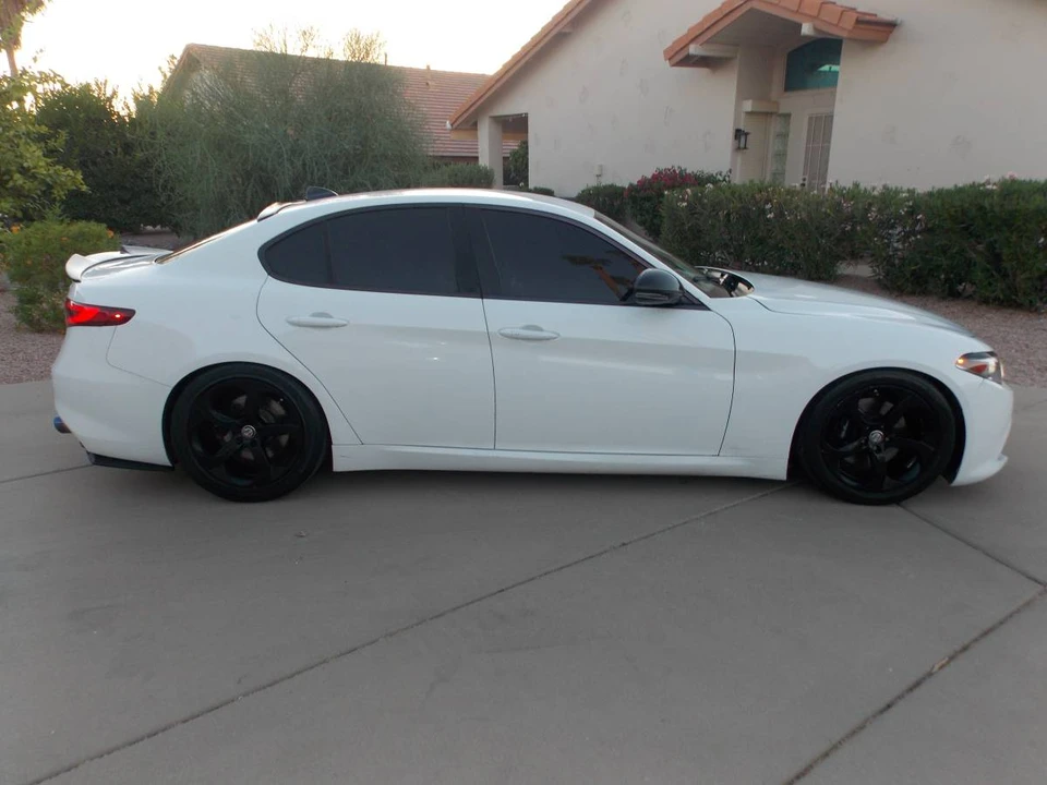 2017 Alfa Romeo Giulia - Image 9 of 21