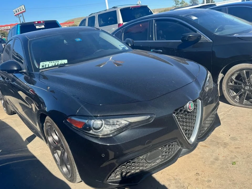 2017 Alfa Romeo Giulia - Image 2 of 8