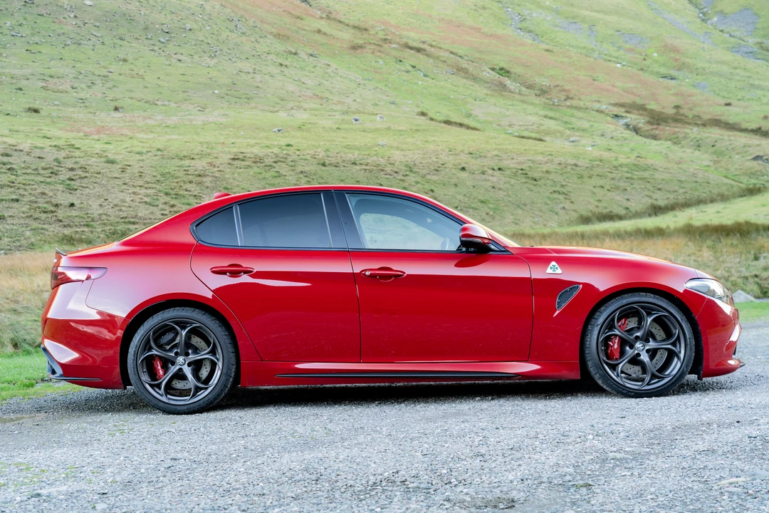 2017 Alfa Romeo Giulia Quadrifoglio - Image 9 of 31