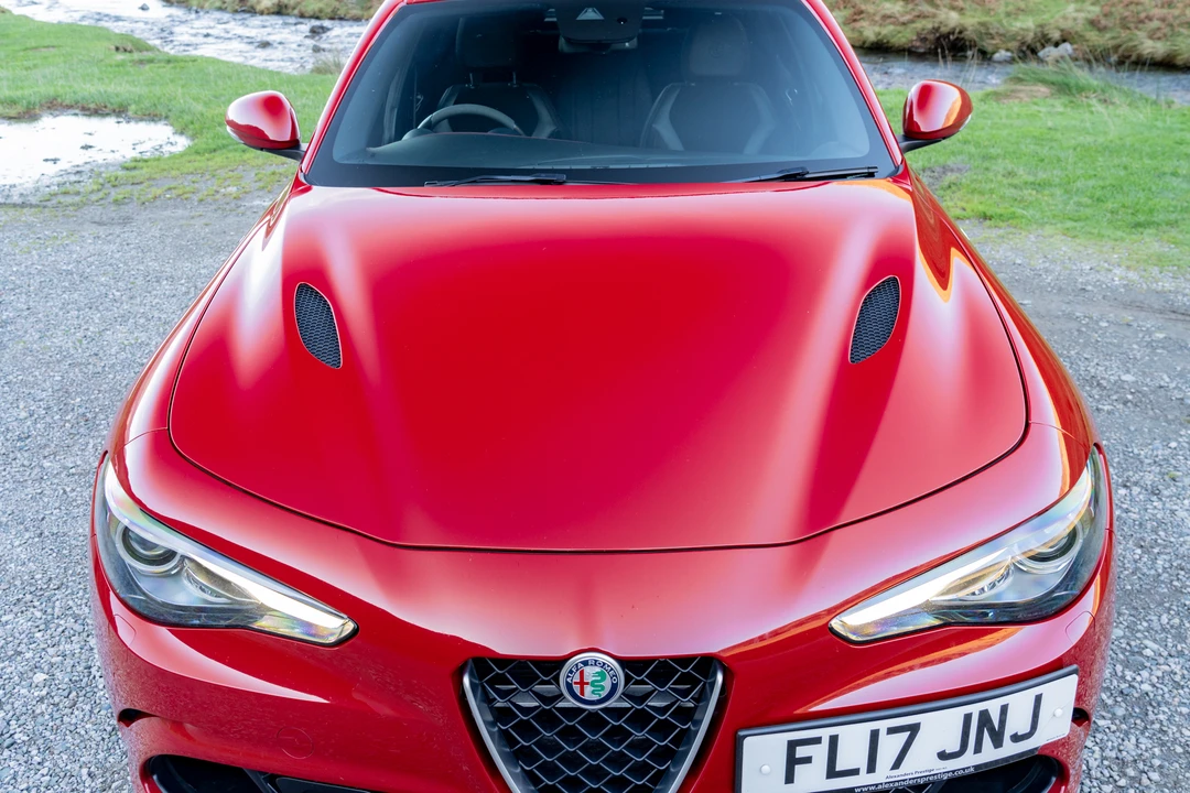 2017 Alfa Romeo Giulia Quadrifoglio - Image 29 of 31