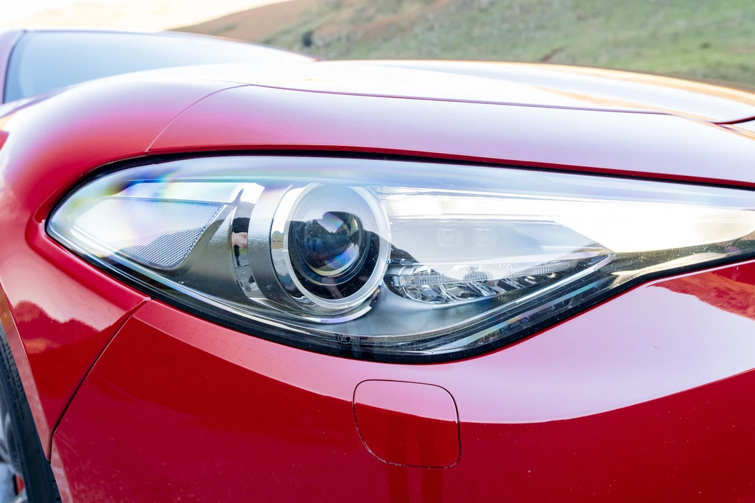 2017 Alfa Romeo Giulia Quadrifoglio - Image 27 of 31