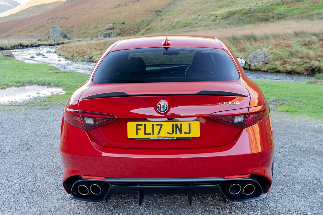 2017 Alfa Romeo Giulia Quadrifoglio - Image 13 of 31