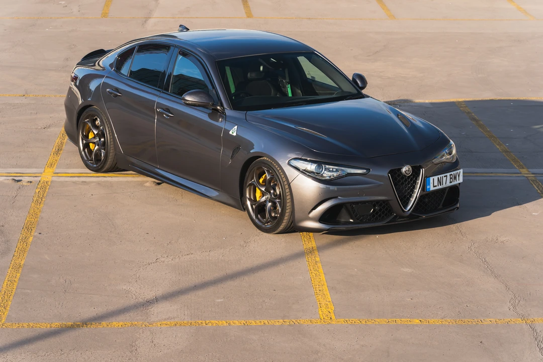 2017 Alfa Romeo Giulia Quadrifoglio - Image 13 of 31