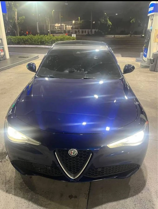 2017 Alfa Romeo Giulia - Image 19 of 23
