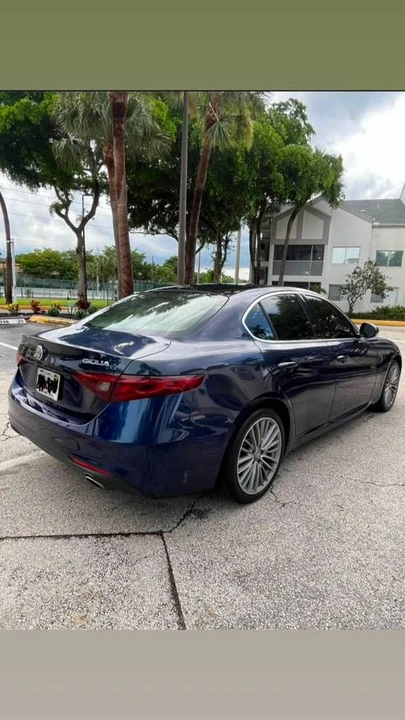 2017 Alfa Romeo Giulia - Image 21 of 23