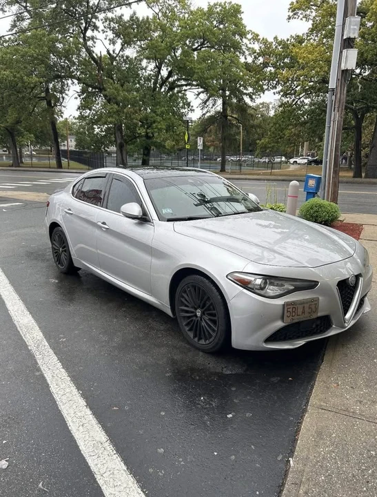2017 Alfa Romeo Giulia - Image 2 of 9