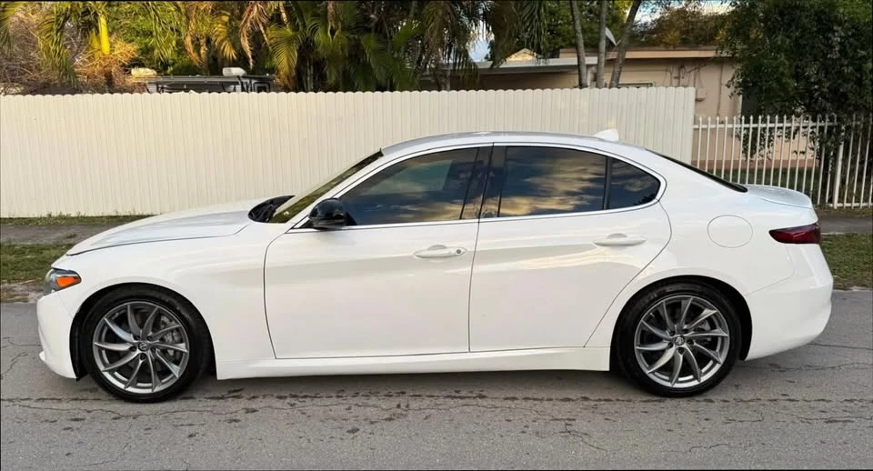 2017 Alfa Romeo Giulia - Image 6 of 16