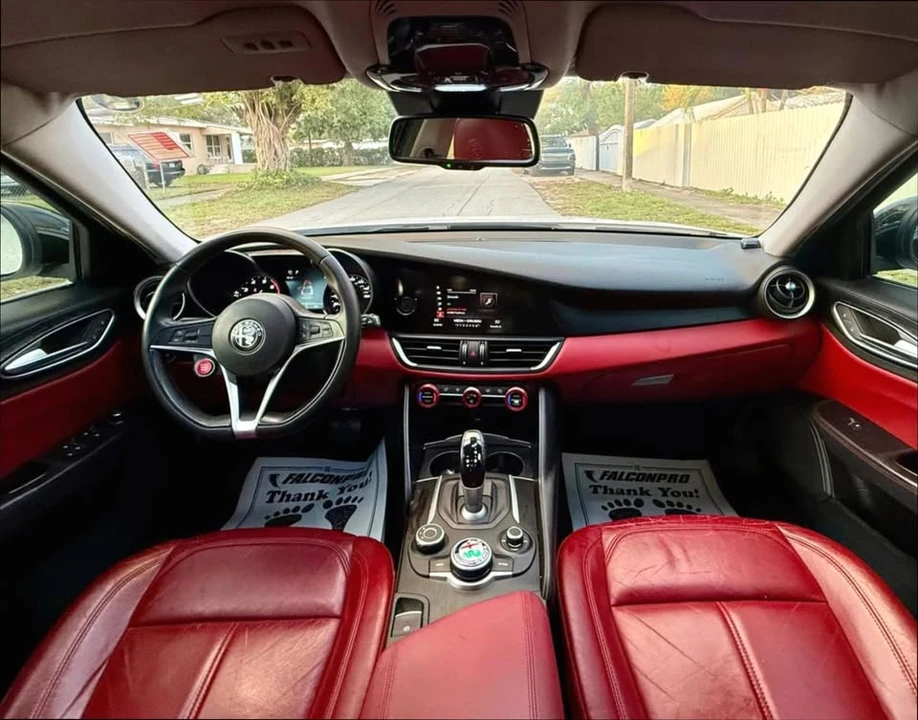 2017 Alfa Romeo Giulia - Image 11 of 16
