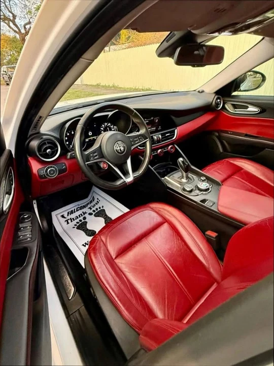 2017 Alfa Romeo Giulia - Image 12 of 16