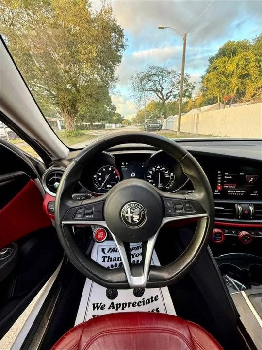 2017 Alfa Romeo Giulia - Image 14 of 16