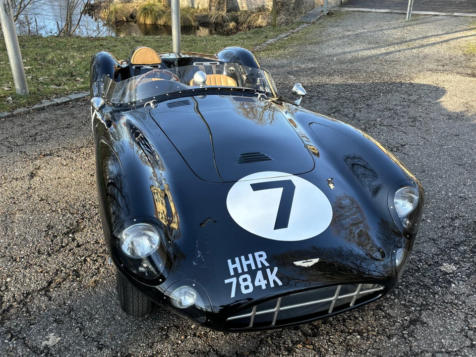 2017 Aston Martin - Image 19 of 31