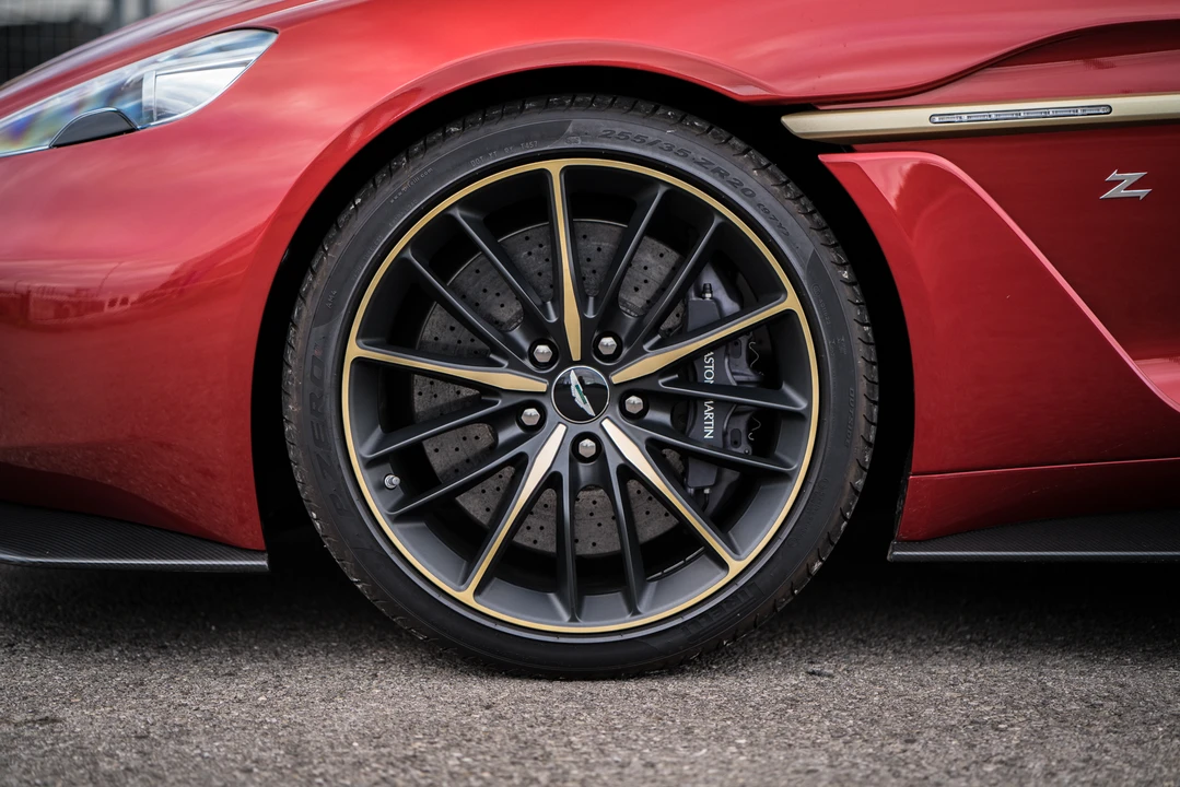 2017 Aston Martin Vanquish 2nd Gen - Image 10 of 31