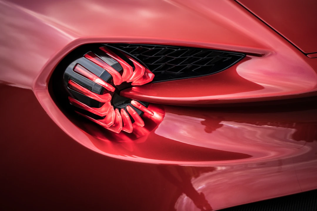 2017 Aston Martin Vanquish 2nd Gen - Image 21 of 31