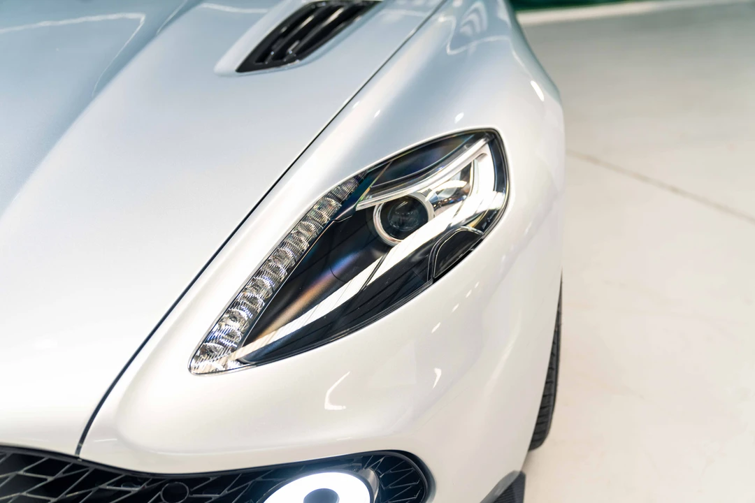 2017 Aston Martin Vanquish 2nd Gen - Image 25 of 31