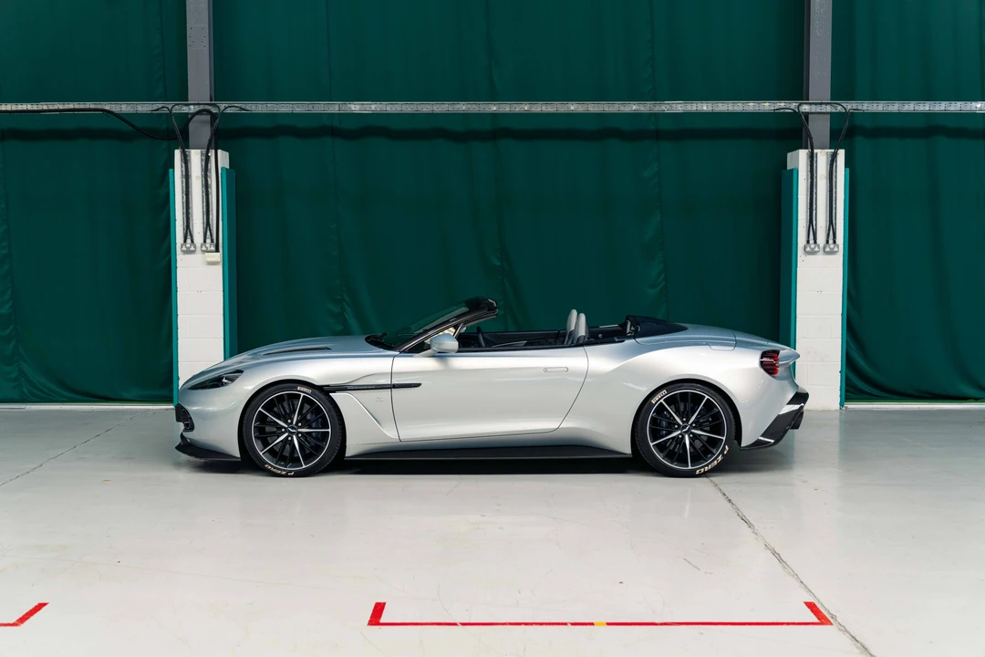 2017 Aston Martin Vanquish 2nd Gen - Image 9 of 31