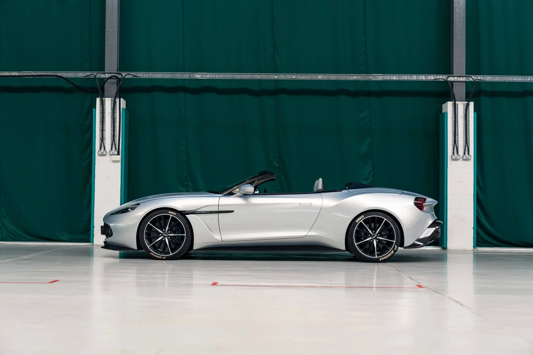 2017 Aston Martin Vanquish 2nd Gen - Image 17 of 31
