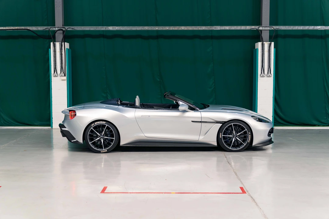 2017 Aston Martin Vanquish 2nd Gen - Image 5 of 31