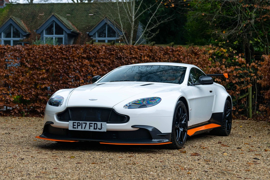 2017 Aston Martin V8 Vantage (2006-2017) - Image 2 of 31