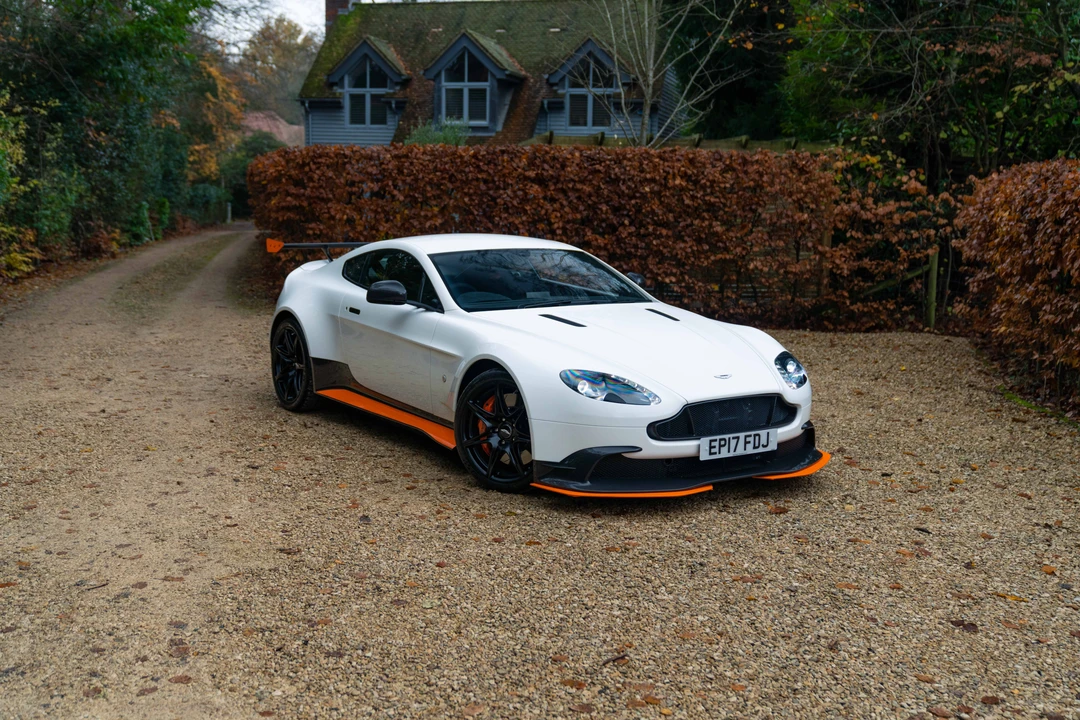 2017 Aston Martin V8 Vantage (2006-2017) - Image 10 of 31