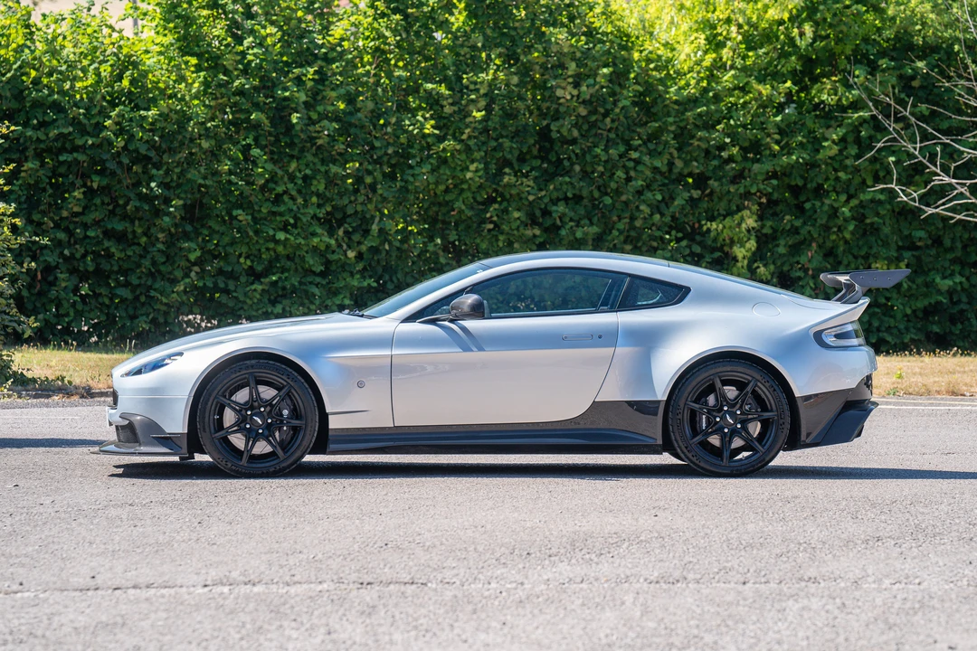 2017 Aston Martin V8 Vantage (2006-2017) - Image 5 of 31