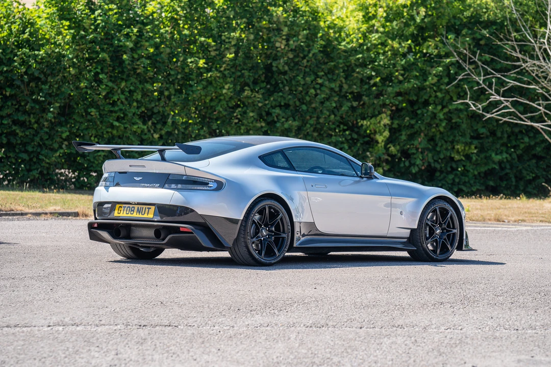 2017 Aston Martin V8 Vantage (2006-2017) - Image 16 of 31