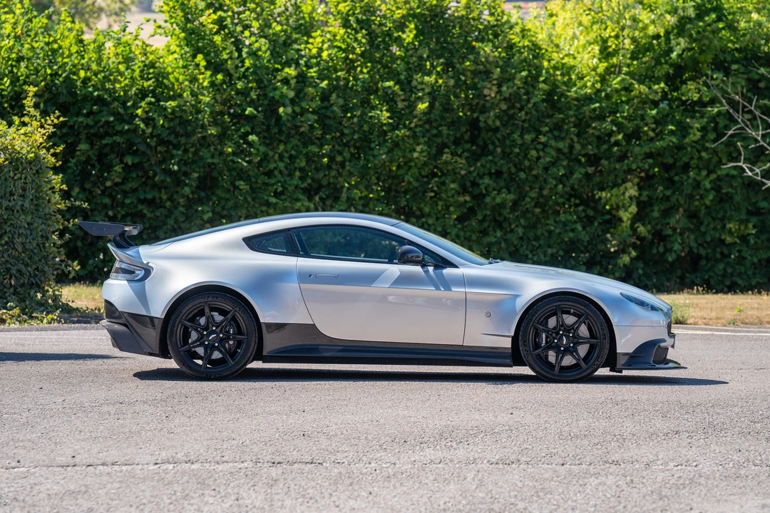 2017 Aston Martin V8 Vantage (2006-2017) - Image 9 of 31