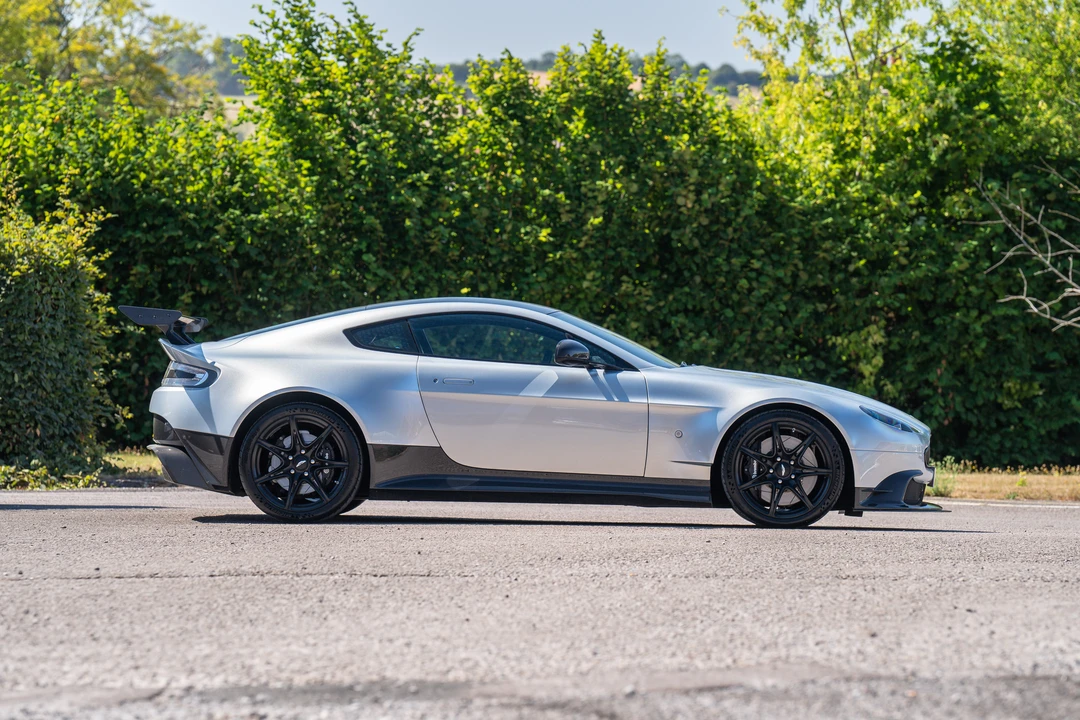 2017 Aston Martin V8 Vantage (2006-2017) - Image 17 of 31