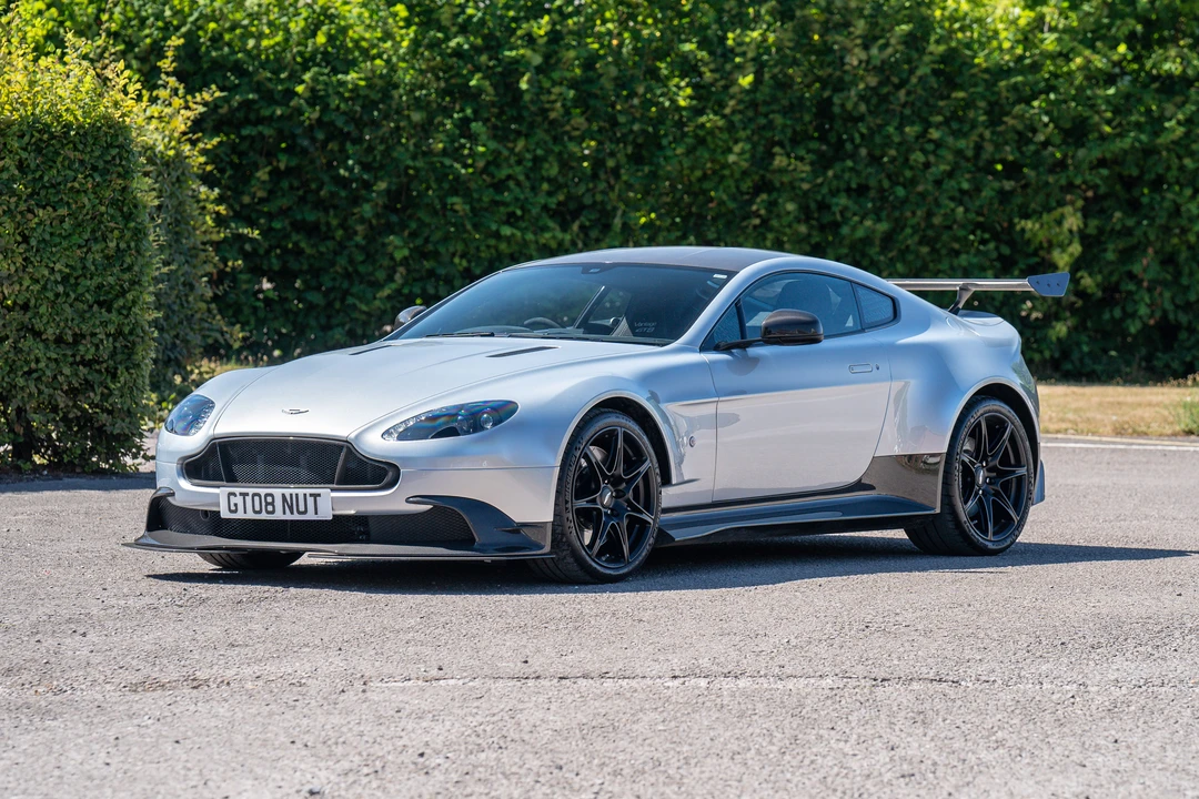 2017 Aston Martin V8 Vantage (2006-2017) - Image 2 of 31