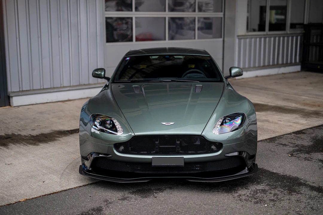 2017 Aston Martin V8 Vantage (2006-2017) - Image 10 of 31